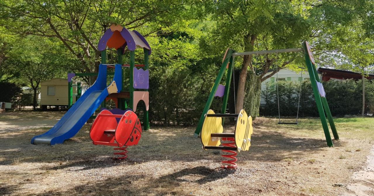 Camping Oliana Exteriér fotografie