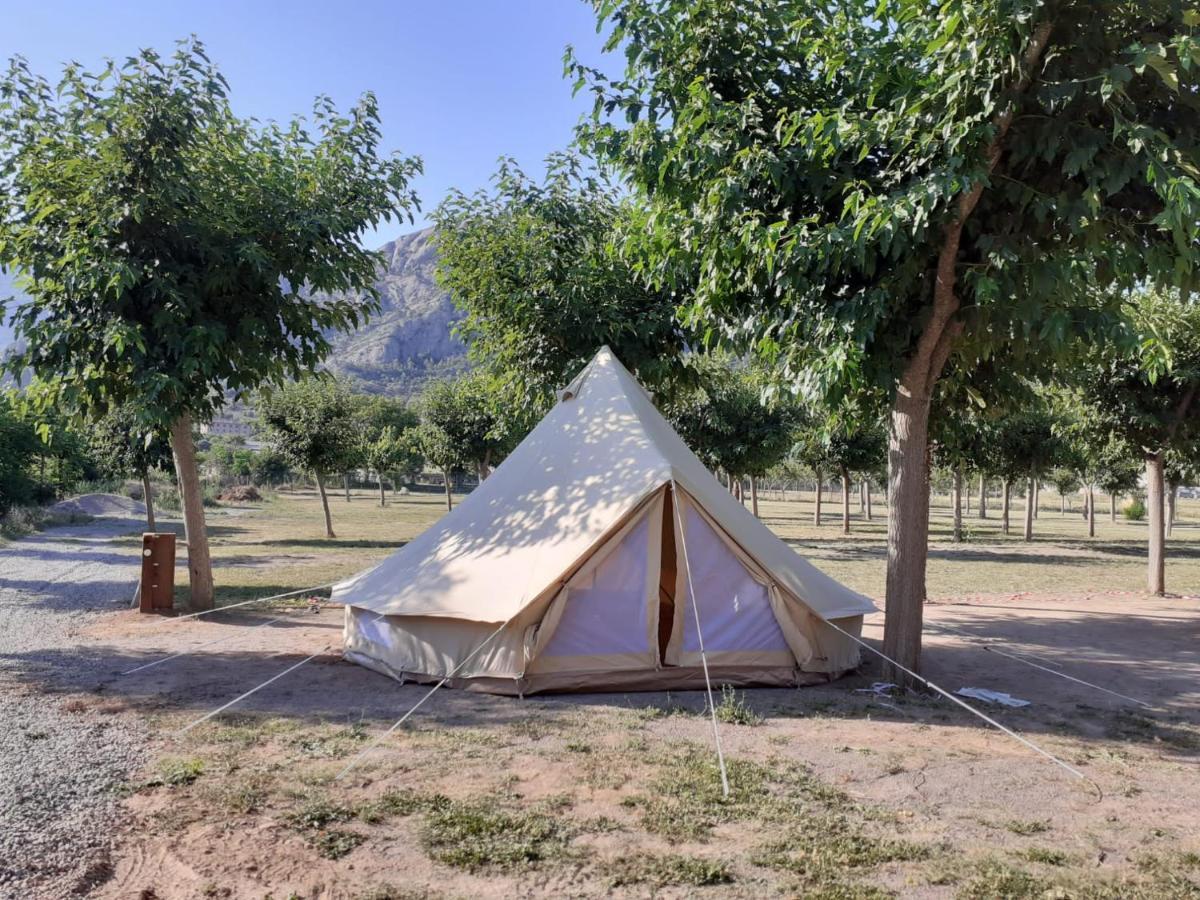 Camping Oliana Exteriér fotografie