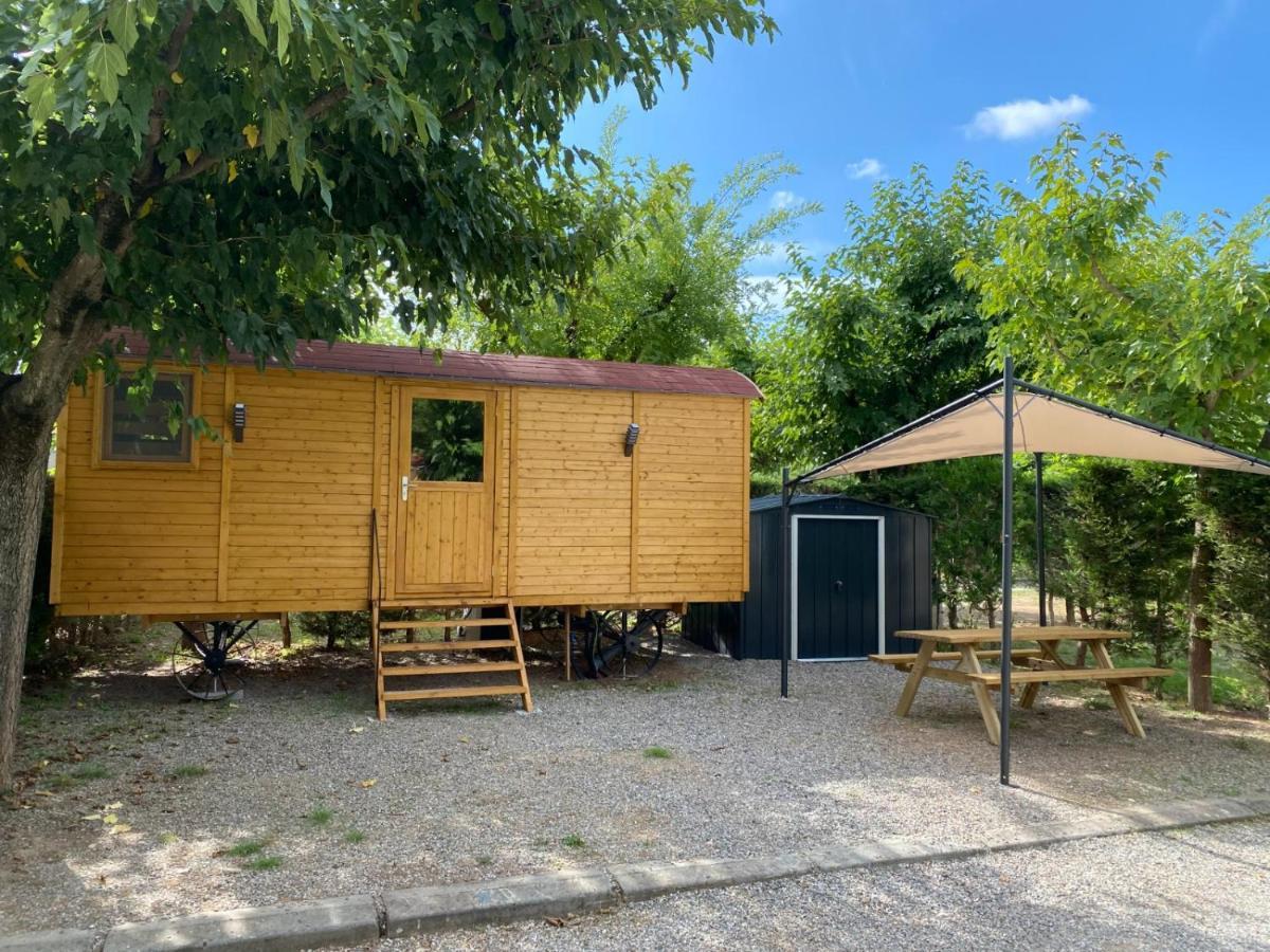 Camping Oliana Exteriér fotografie