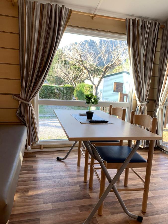 Camping Oliana Exteriér fotografie