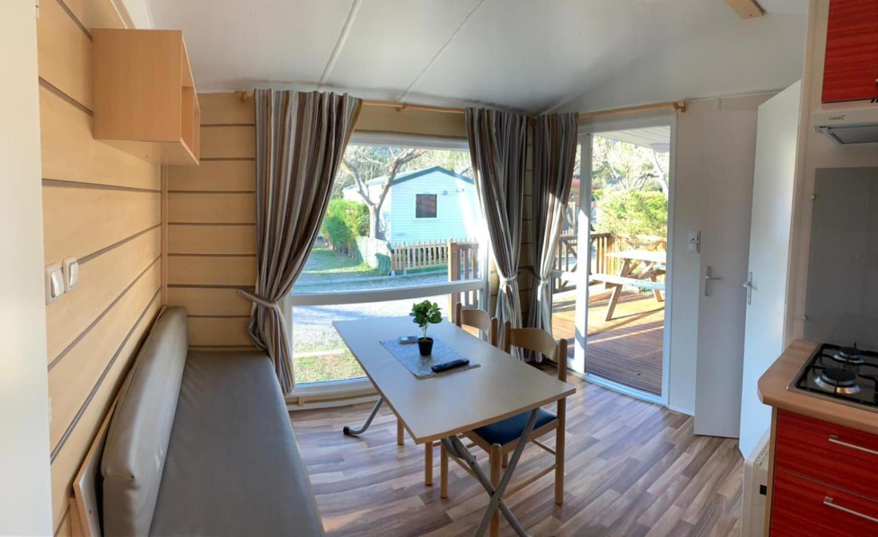 Camping Oliana Exteriér fotografie