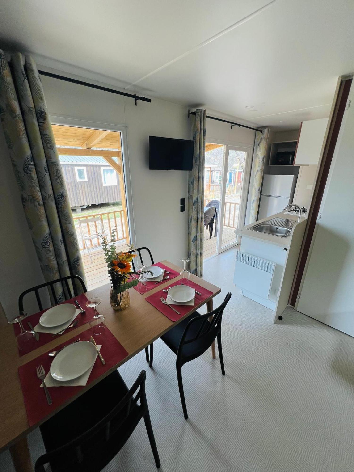 Camping Oliana Exteriér fotografie
