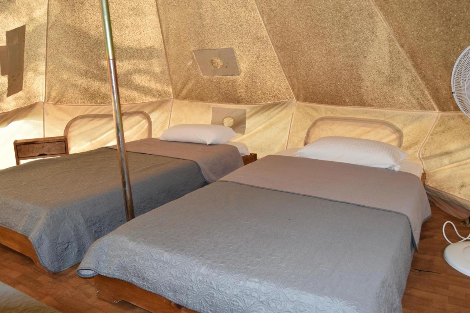 Camping Oliana Exteriér fotografie