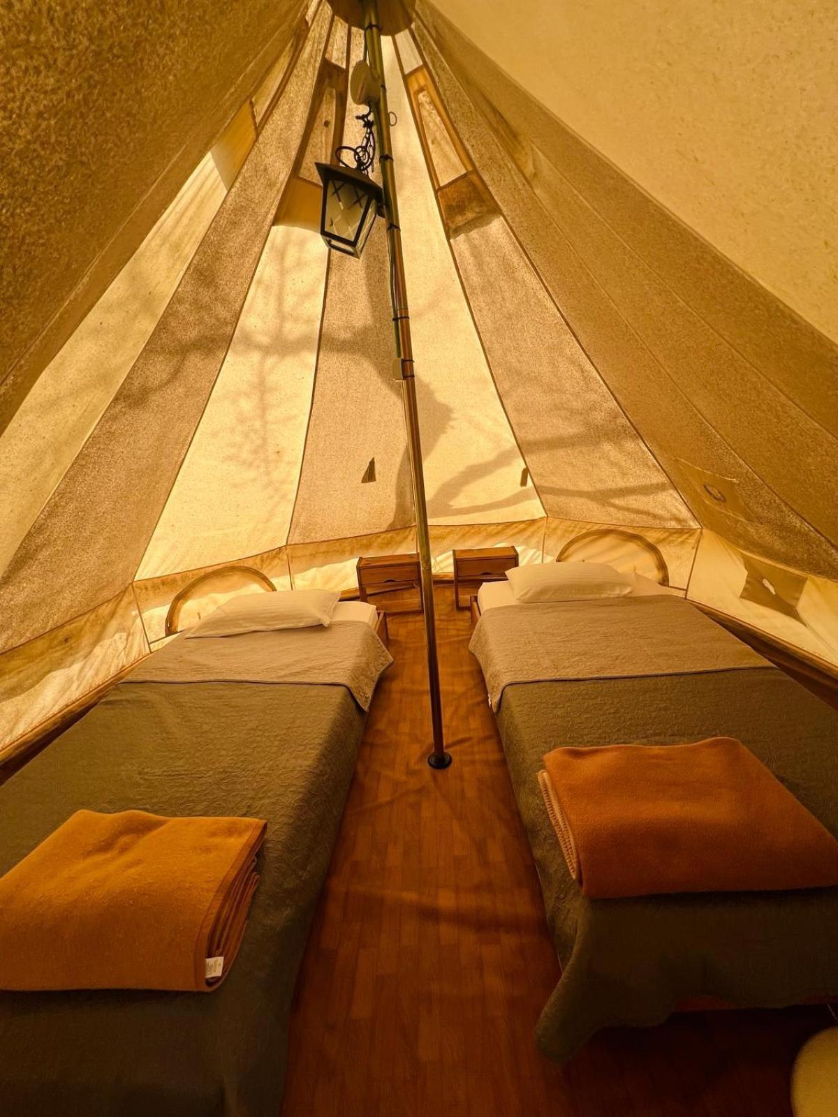 Camping Oliana Exteriér fotografie