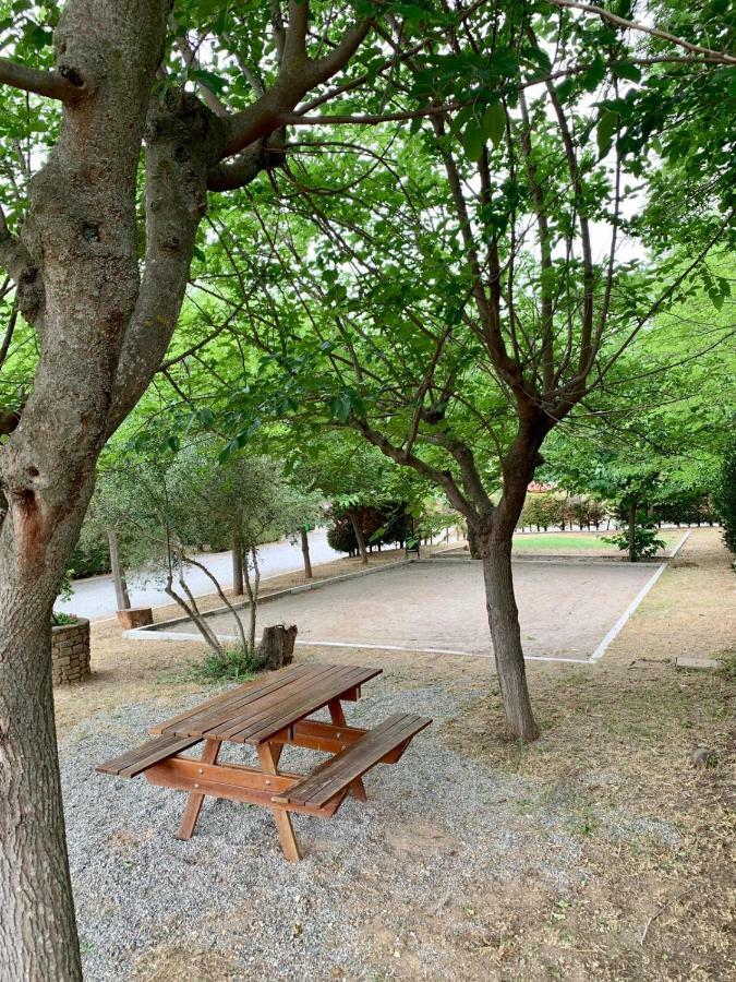 Camping Oliana Exteriér fotografie